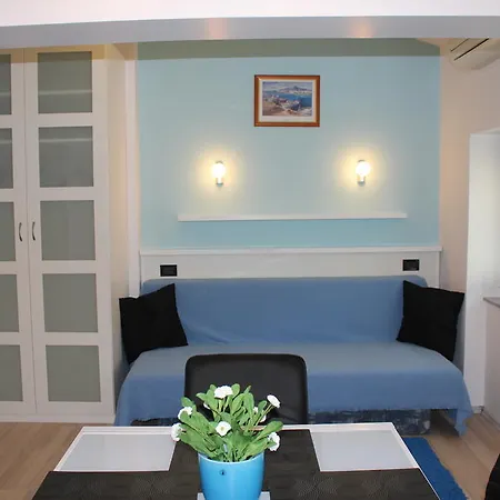 Apartman Ines Komel *