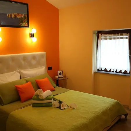 Ines Komel * オパティヤ