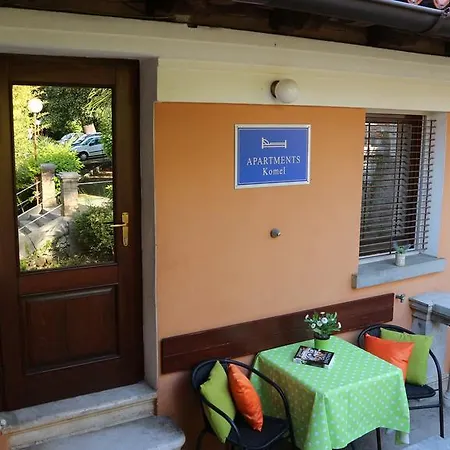 Apartman Ines Komel *