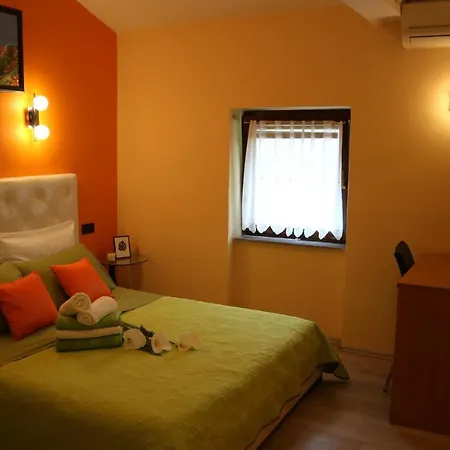 Apartman Ines Komel *