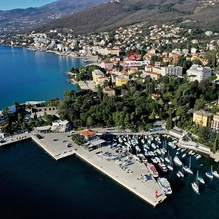 Apartman Ines Komel *