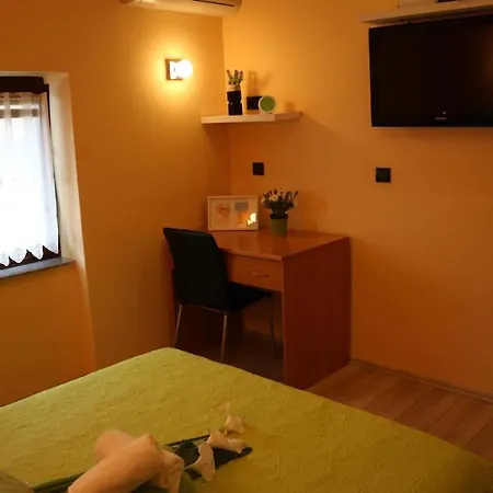Apartament Ines Komel *